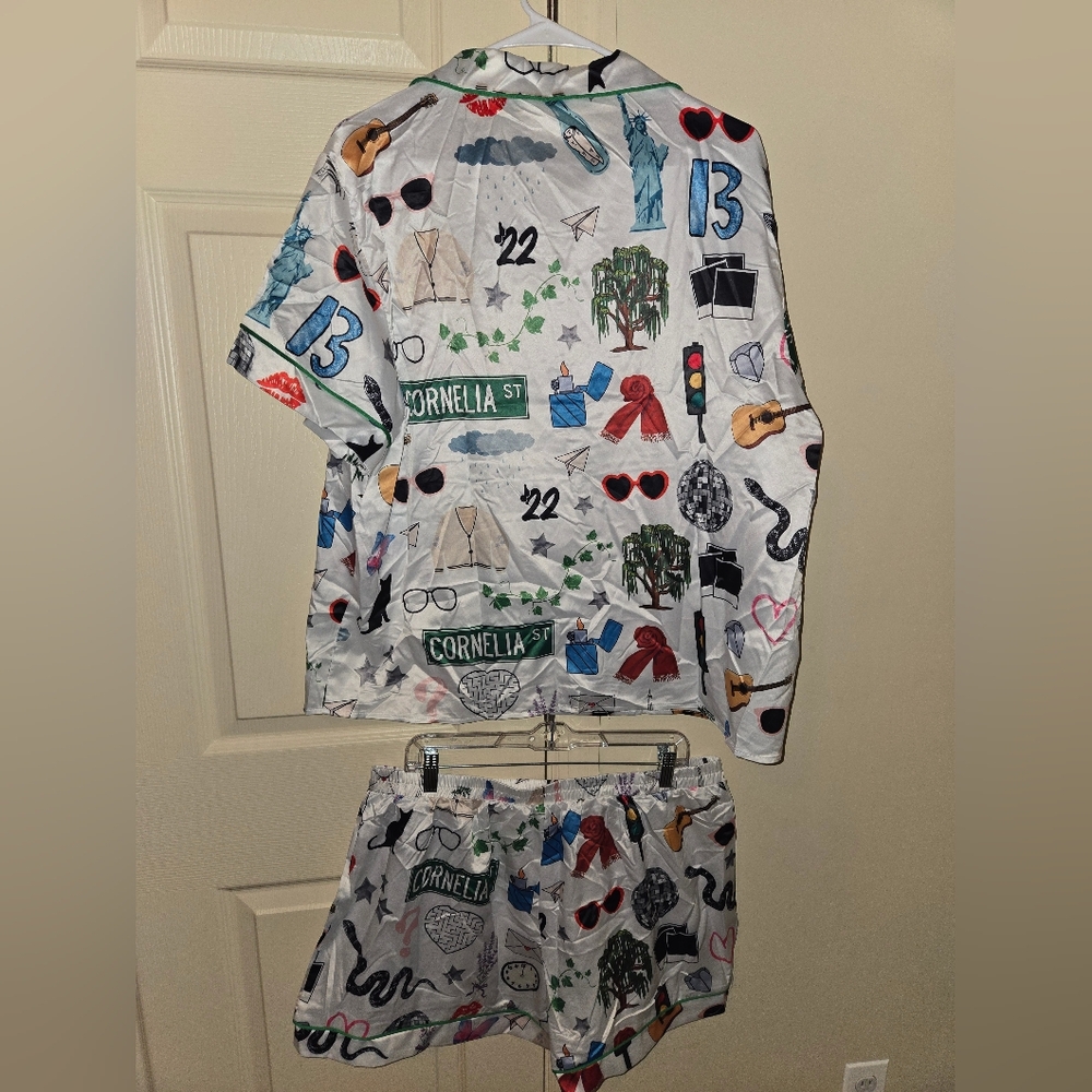 NWT Satin NY Pajama Set - Picture 4 of 4